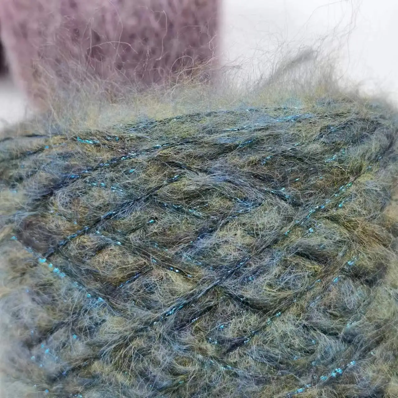 

Dry Onion Silk Ma Hai Gold Embroidered Long Hair Soft Body-Fitting ular Belt Knitting Yarn Hand Crocheted Wool Tead