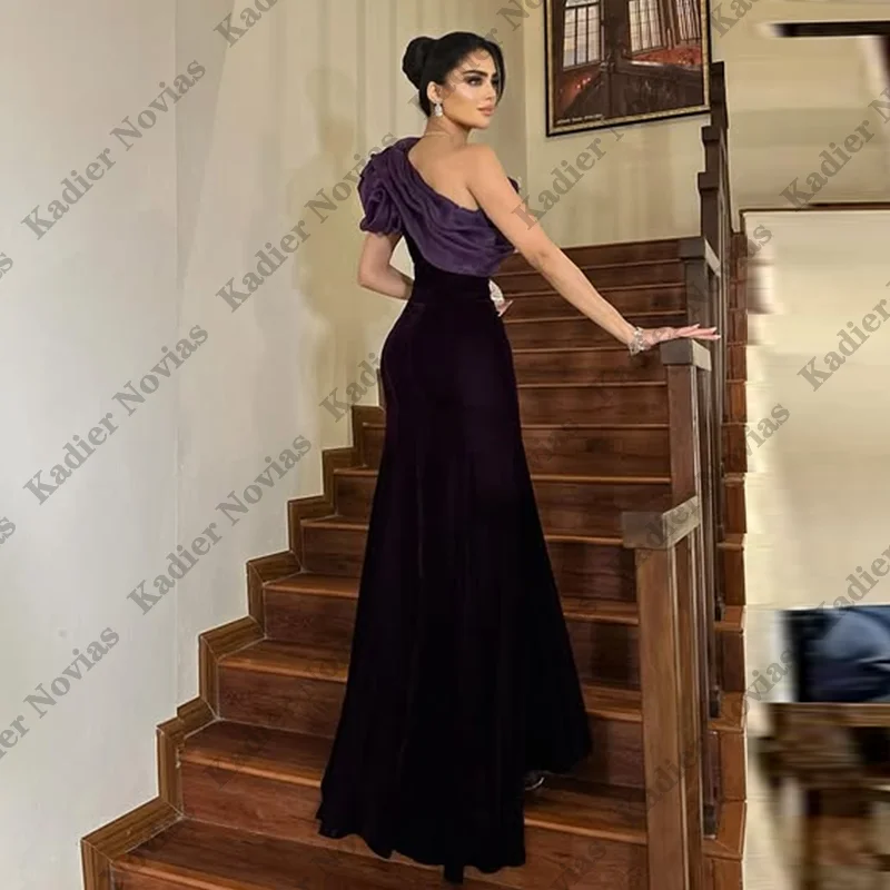 فساتين سهرة رسمية عربية مخصصة باللون الأرجواني الداكن بكتف واحد على الطراز الحديث فساتين مناسبة مخصصة بحورية البحر