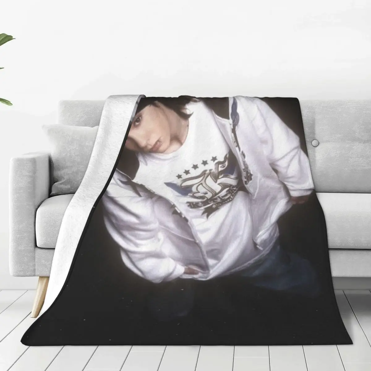 Tokio Hotel Tom Kaulitz Music Band Blankets Soft Warm Flannel Throw Blanket Cover for Bed Living room Picnic Travel Home Couch