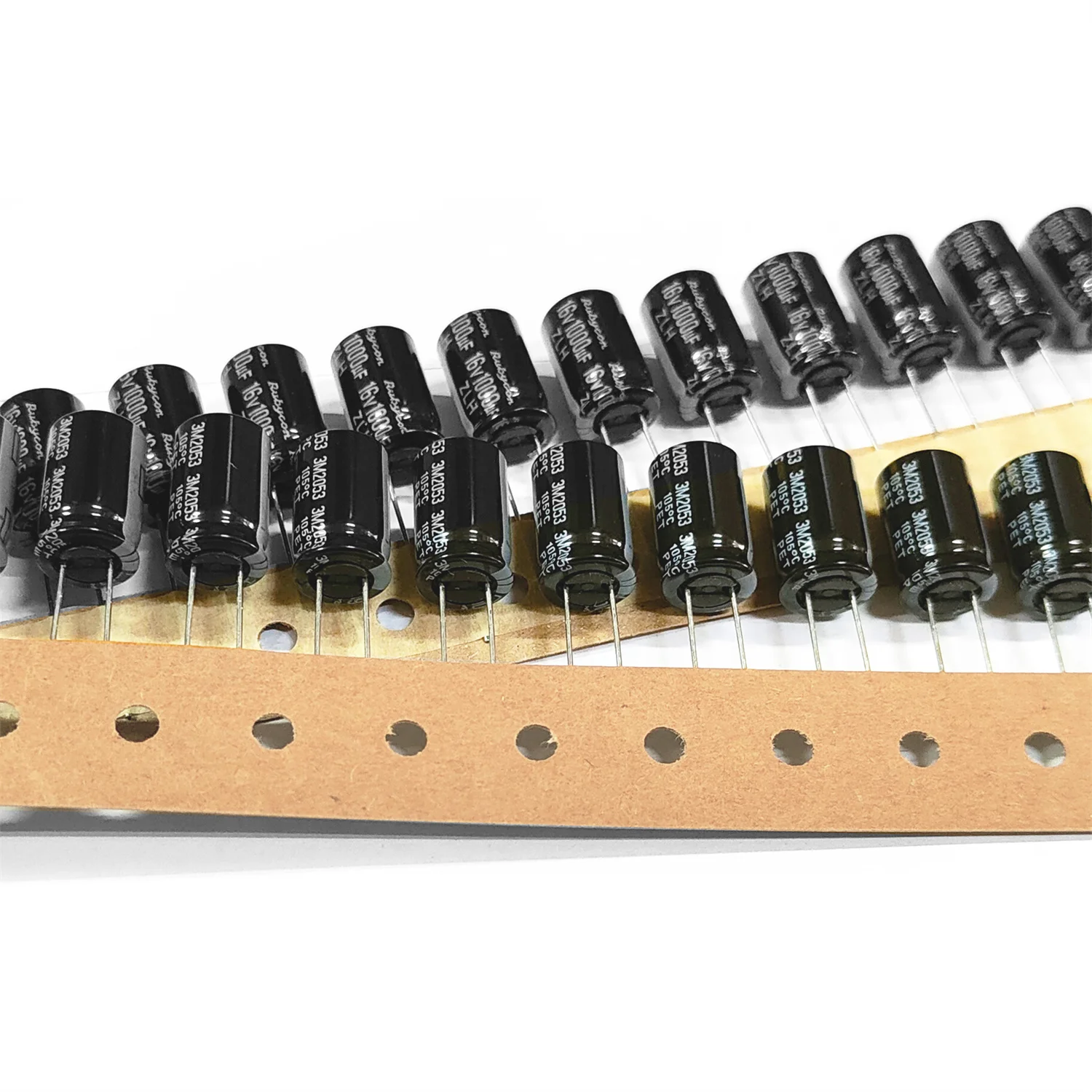 

200 шт. 16V1000UF ZLH 10X16-T RUBYCON длительный срок службы, новый электролитический конденсатор с низким сопротивлением