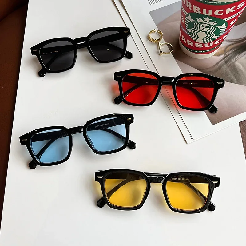 

Brand Designer Classic Square Retro Sunglasses Men Women Fashion Elegant Sun Glasses Male Casual Mirror