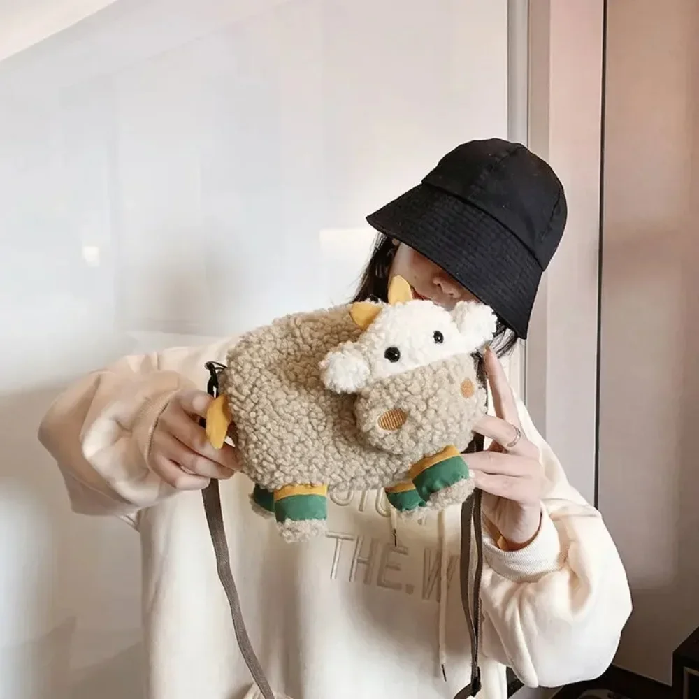 

2025 Kawaii Japanese Style Plush Shoulder Bag Cute Faux Fur Crossbody Purse with Pom Pom Keychain, Girls Winter Soft Teddy Bag