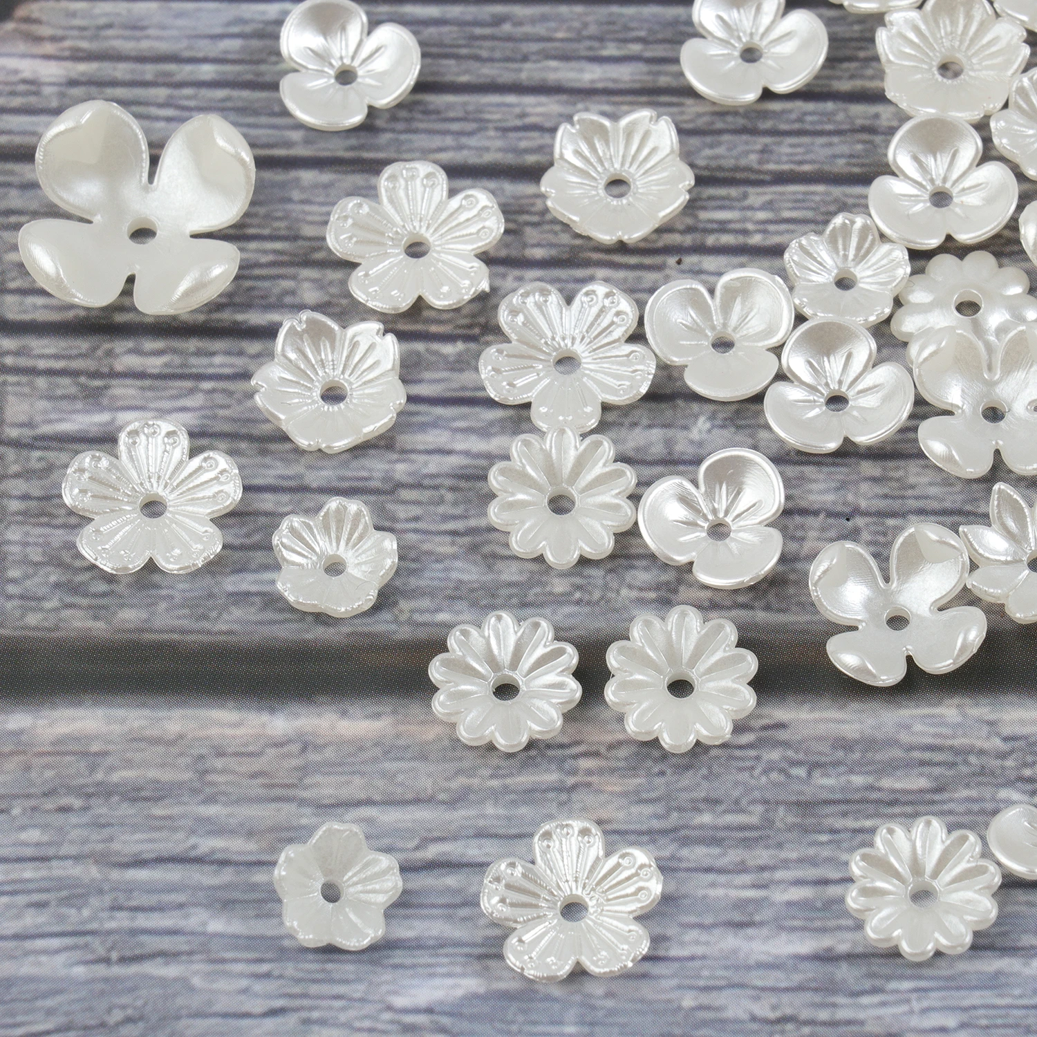 50 Stück 100 Stück ABS-Blumen, Imitationsperlen-Material, lose Perlen, Kappen für DIY-Armbänder, Halsketten, Schmuckherstellung – Detail 9