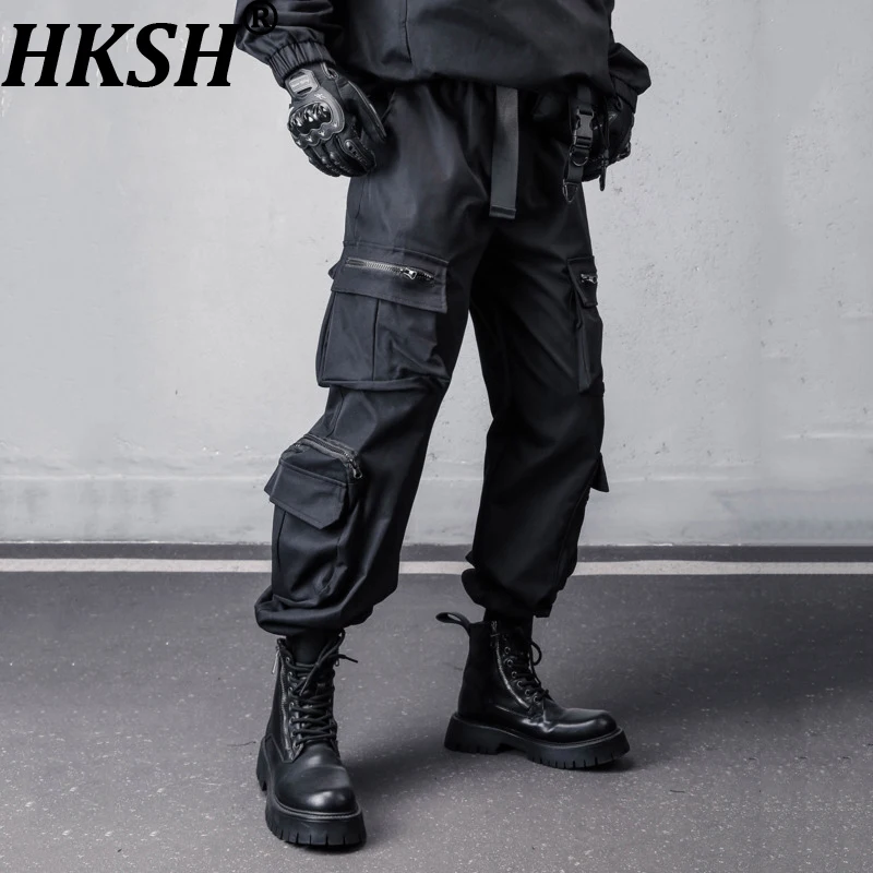 

HKSH Spring Autumn New Men Dark Multi-Pocket Safari Style Elastic Waist Techwear Tide Fashion Outdoor Casual Cargo Pants HK18380