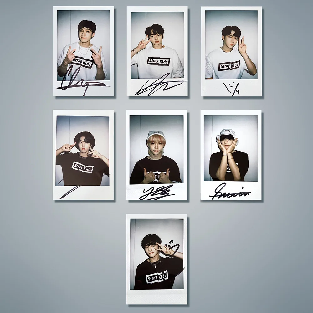 STRAY KIDS Men's Group Celebrity Signature Polaroid LOMO Card Random Small Card Special Offer Peripheral Small Card Postcard SKZ