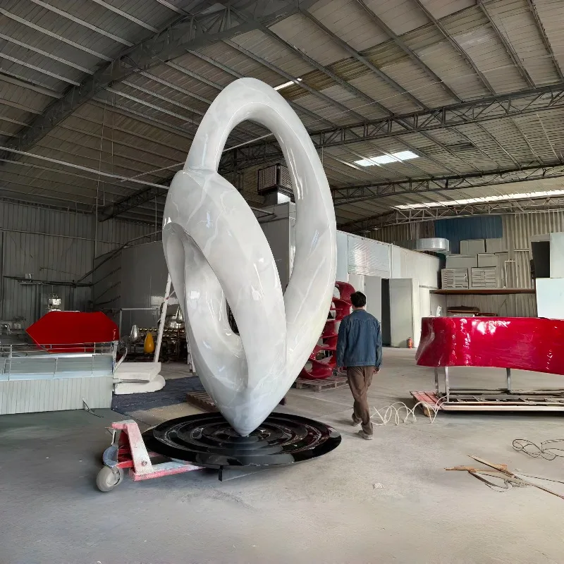 Modern glass fiber art sculpture custom glass fiber reinforced plastic decorative sculpture, suitable for commercial space