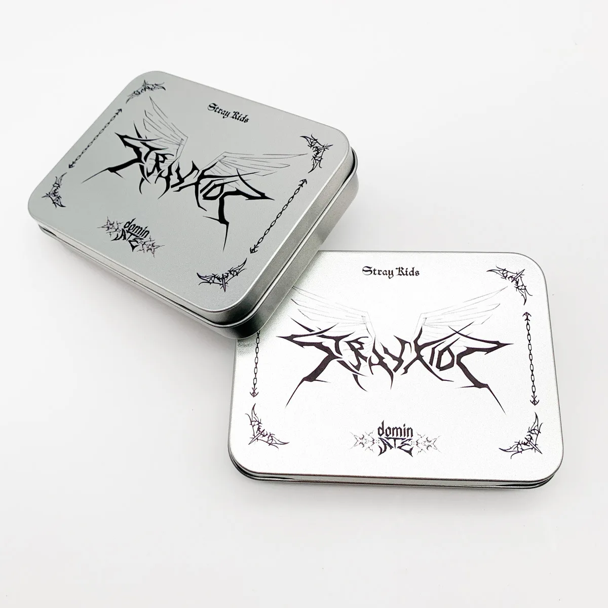 Figuras Skzoo Wolfchan Leebit Dwaekki Stray Kids Domin Ate Seoul Caja de Almacenamiento de Tarjetas Pequeñas Original de Hierro Serie Linda Regalo para Fans