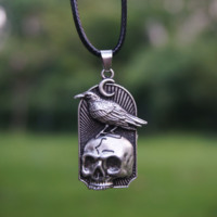 Halloween Witch Moon Skull Head Crow Necklace Men and Women Animal Jewelry Gift for Accessories