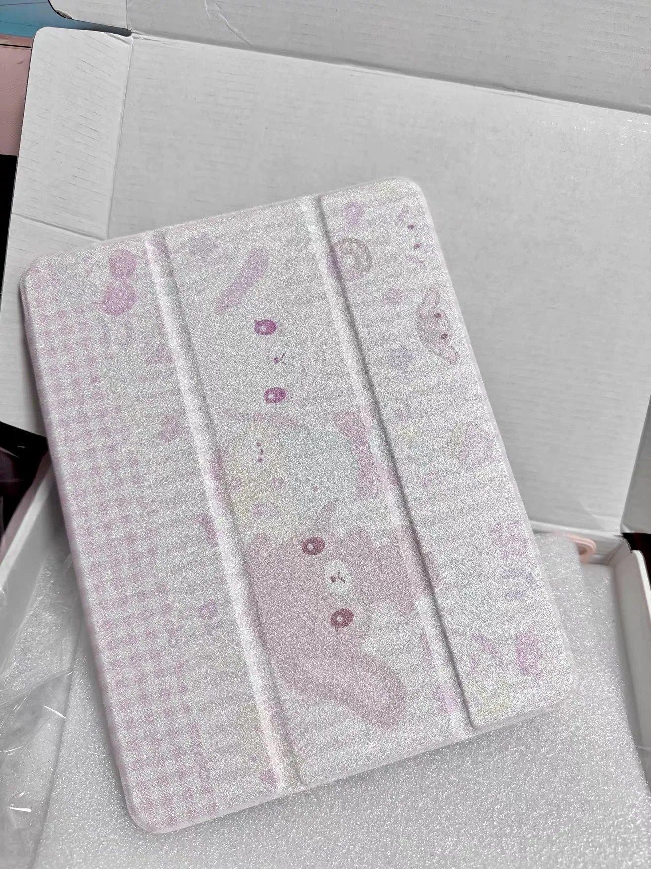 Original cute dessert-shaped tablet case Suitable for iPad, made of acrylic material.7-10days