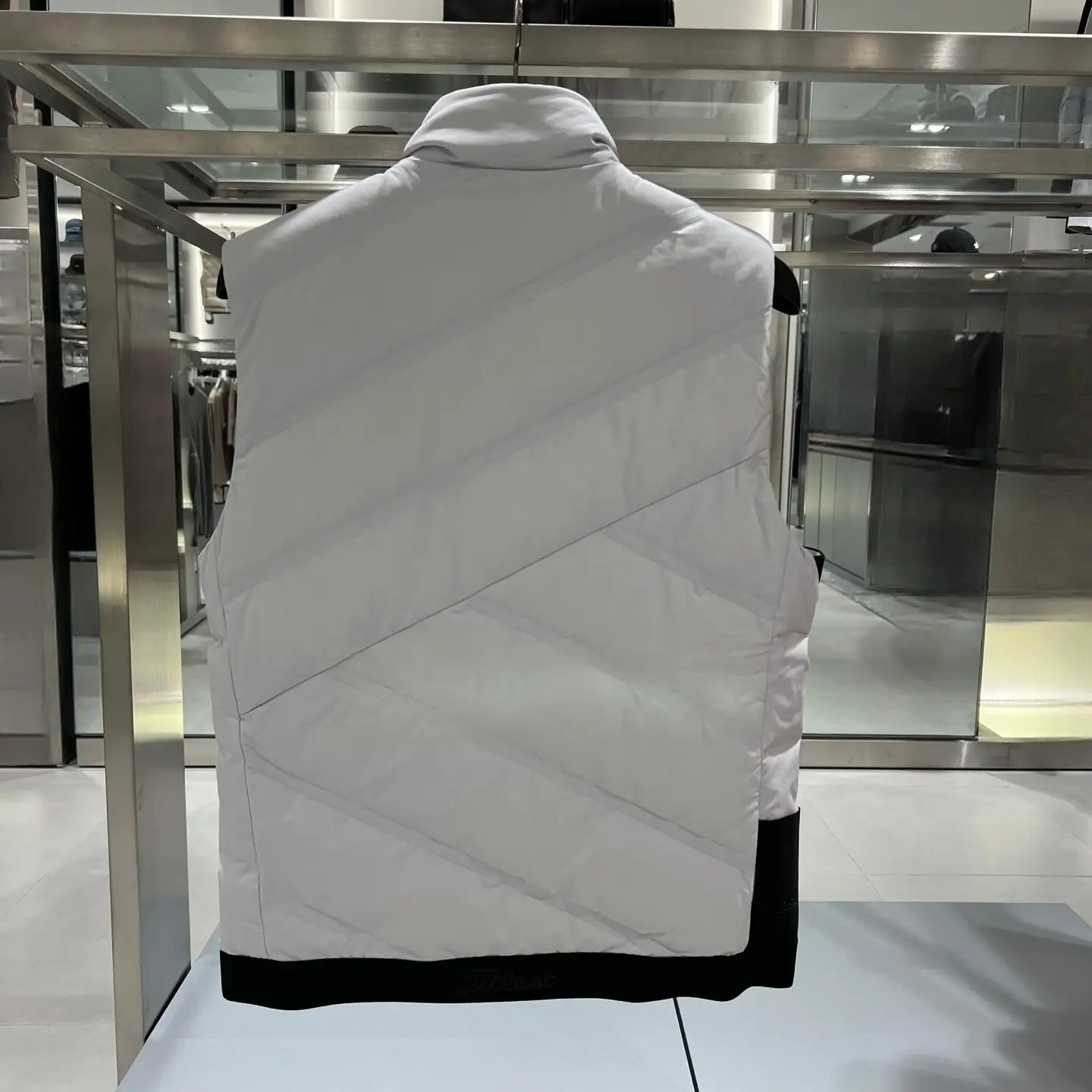 2026 New Autumn Winter Men Golf Down Vest Windproof Lightweight Warm Sleeveless Outdoor Golf Sports Waistcoat