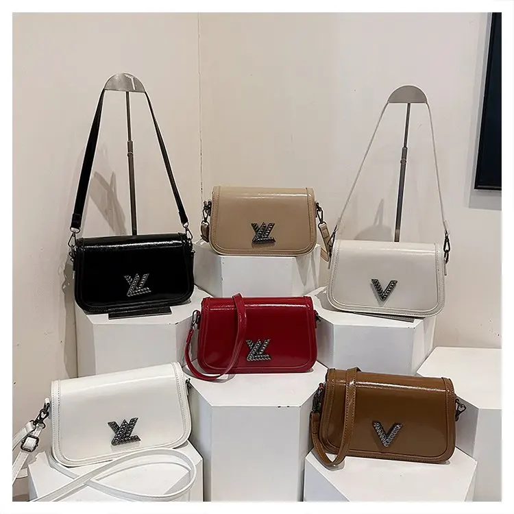 

2025 Summer 254 New One-size-fits-all Bag Cover Fashionable Versatile Simple Autumn PU Shoulder Bag Small Square Bag