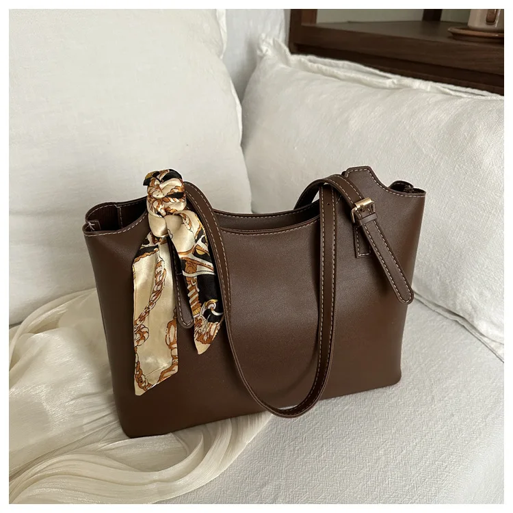 Modische, stilvolle Seidenschal-Einkaufstasche, Umhängetaschen mit geräumigem Fassungsvermögen, elegante Unterarmtasche, vielseitige Pendelhandtasche für Damen – Detail 21