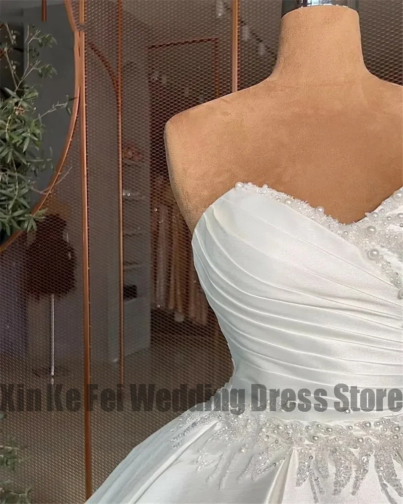 Gorgeous Satin Wedding Dresses Beautiful Sexy Applique Simple Off Shoulder Sleeveless Fluffy Robe Bridal Gown Custom Made 2024