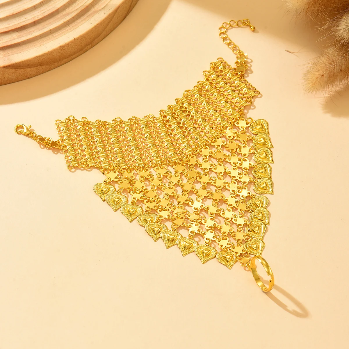 

Fashionable New Bridal Finger Chain Ladies Wristflower Wedding Party Accessory Hollow Tassel Design Hand Jewelry