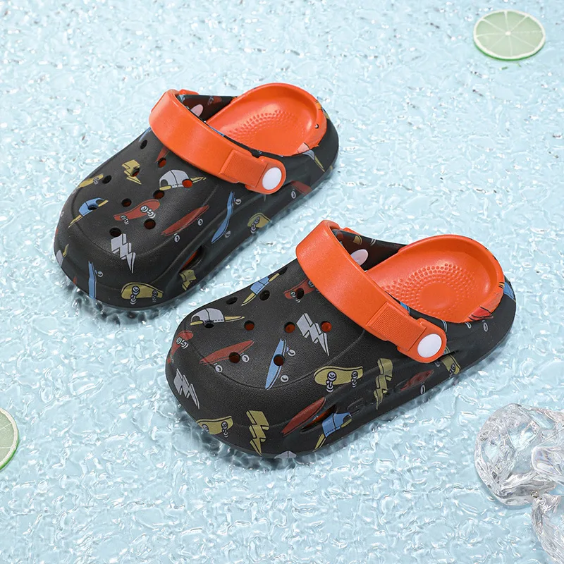 Children's Cave Shoes Summer Boys' Breathable Indoor Two Wear Beach Slippers Soft soled Medium sized Boys' Baotou Sandals