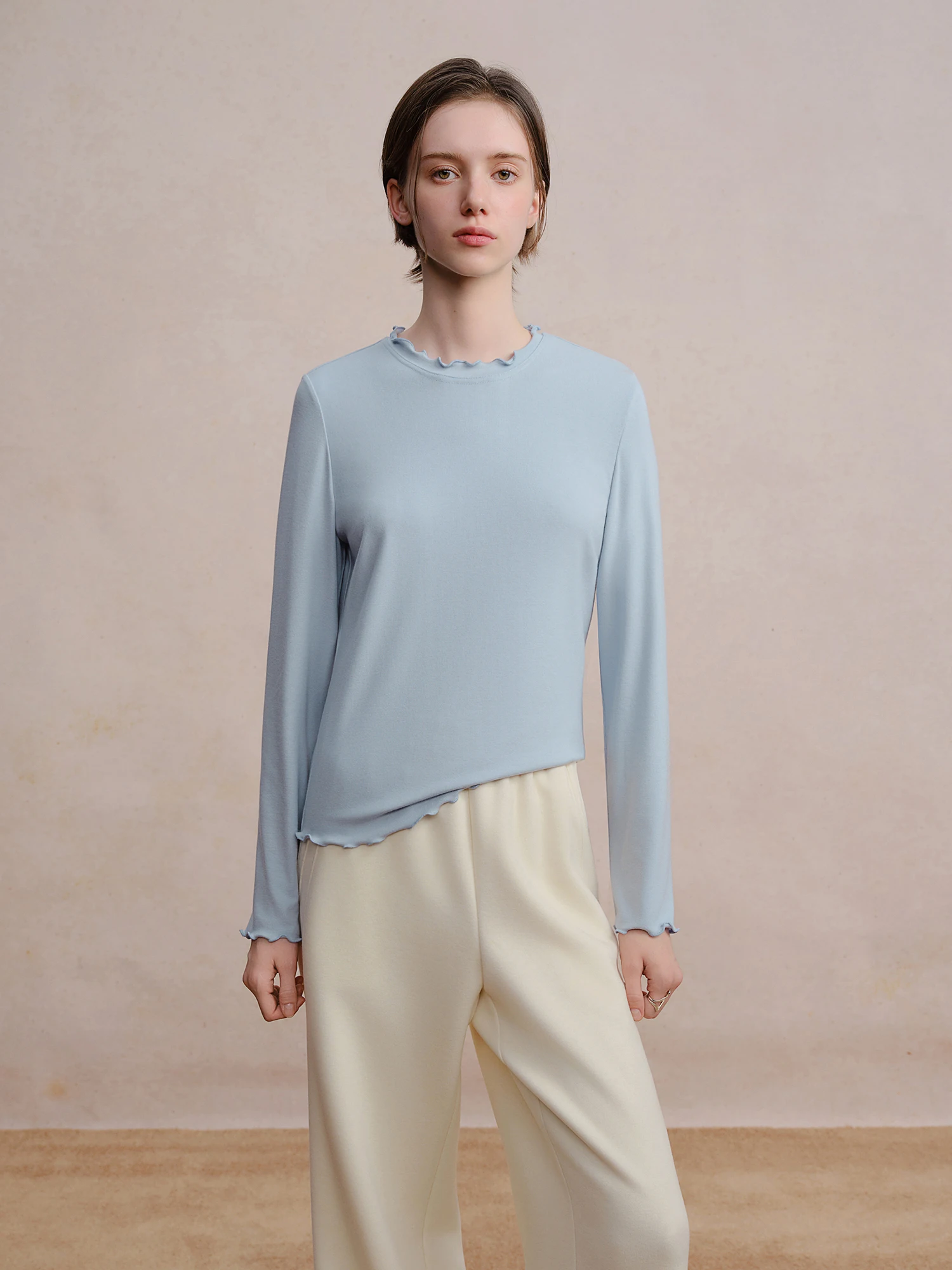 blue round collar