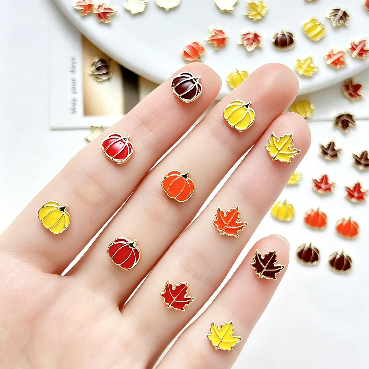 15PCS 3D Creative Alloy Gold Bottomed Maple Leaf Nail Art Accessories Multiple Colors Simulated Pumpkin Mixed Nail Charms DIY
