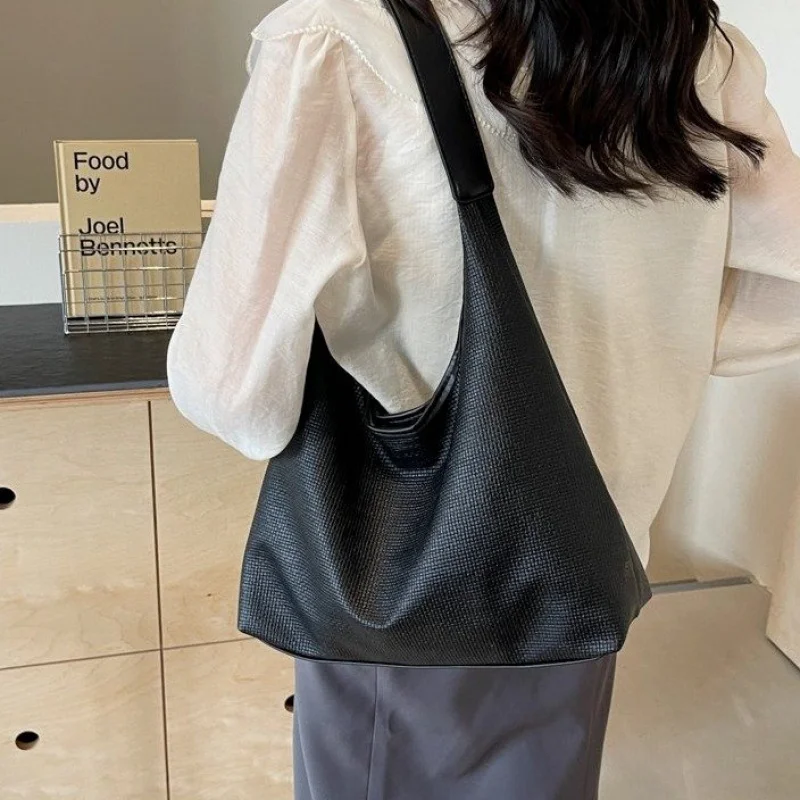 

Elegant Leather Women's Shoulder Bag High-End Luxury Brand Famous Designer Trendy Daily Vintage Commuter Bag
