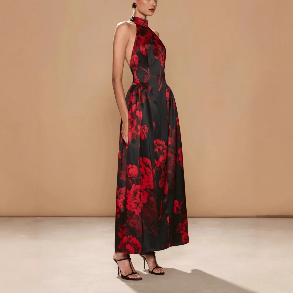 Nieuwe Europese en Amerikaanse dameskleding, modieus en eenvoudig nekhangend, rugloos, nauwsluitend temperament, grote pendulu