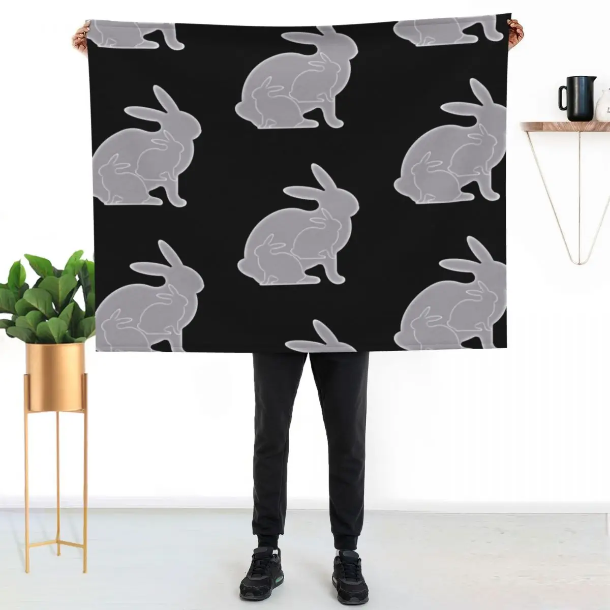 Black and White Rabbit Triads Throw Blanket Tourist Thermals For Travel Decoratives Polar Soft Plaid Hairys Blankets