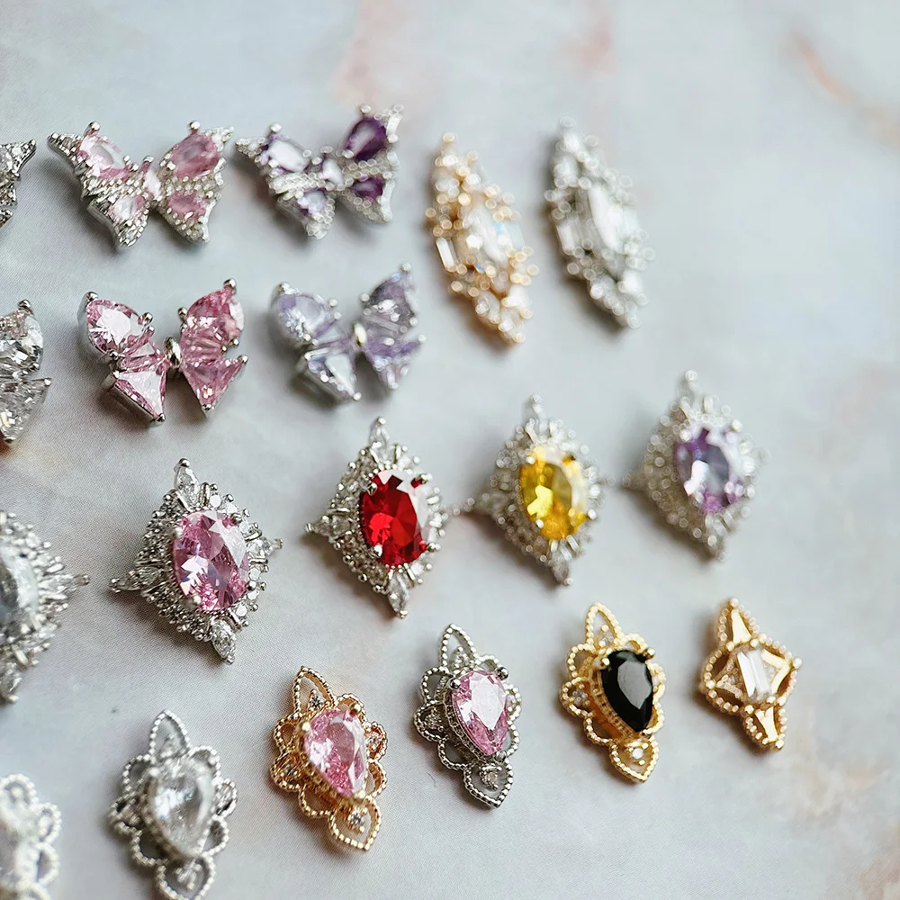 10 قطعة/الوحدة قصر الرجعية الدانتيل فراشة زهرة الزركون سبيكة مسمار الفن كريستال مانيكير الأظافر الإكسسوارات لوازم الزينة السحر
