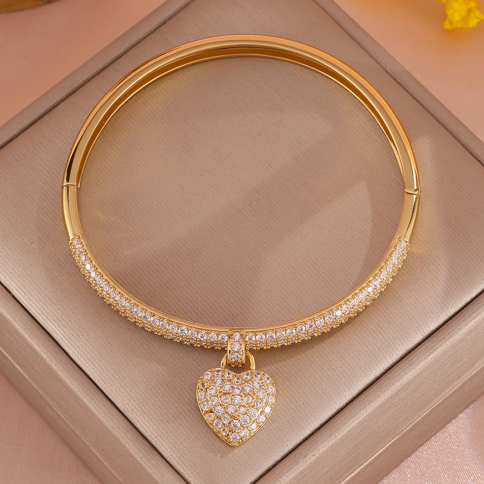 ZAKOL Boho-Armreif mit türkisfarbenem Herzanhänger für Damen, goldfarben, glänzender Zirkonia, Vintage, für den täglichen Gebrauch, Partys, Schmuck, Geschenk, modisches Accessoire. – Detail 4
