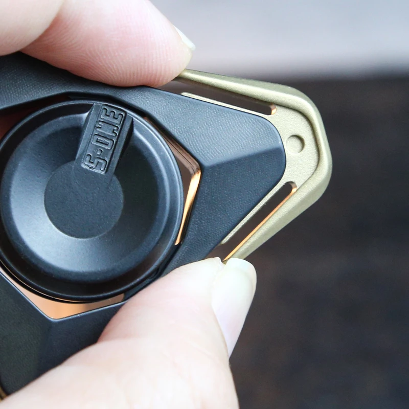 Suyn QS Fidget Spinner magnético de armadura abierta, juguete de Metal para aliviar el estrés para adultos |   Juguete de descompresión de escritorio superior giratorio magnético