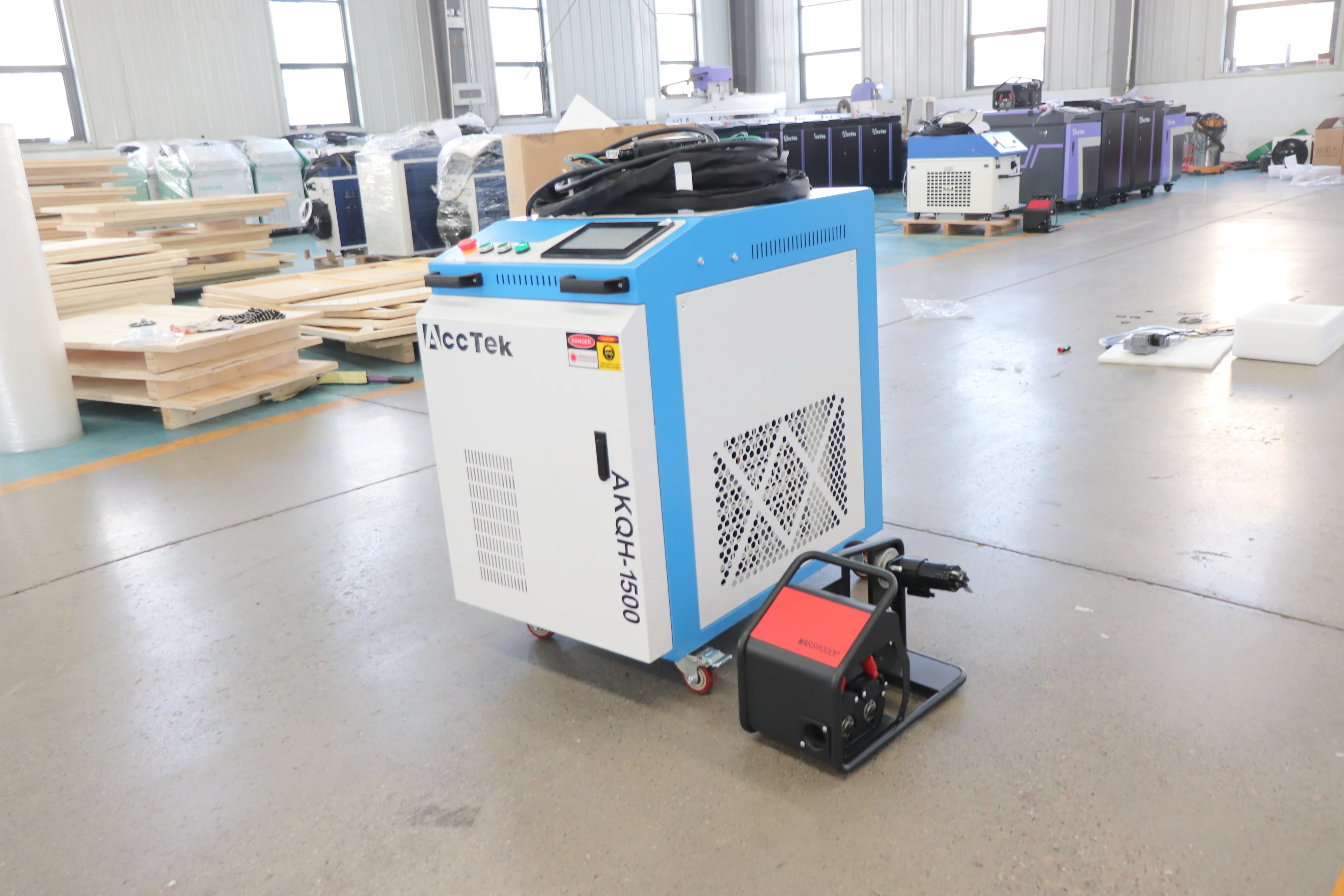 2000-ワット金属レーザークリーニング溶接機ステンレス鋼シート-3in1-クリーニング切断レーザー機