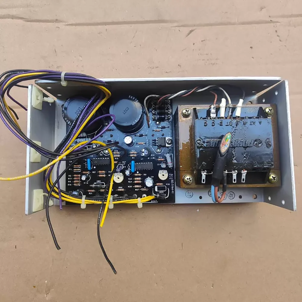 Linear voltage regulation power supply HCC15-3-A