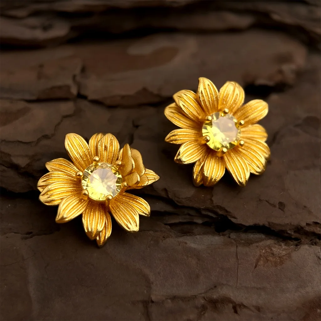 

AETEEY 18K Gold Plated Sunflower Earrings, S925 Silver Needle Zircon Luxury Classic Earrings