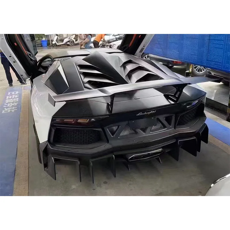 

Карбоновый задний бампер и спойлер Fengxuan для Lamborghini LP670 LP740