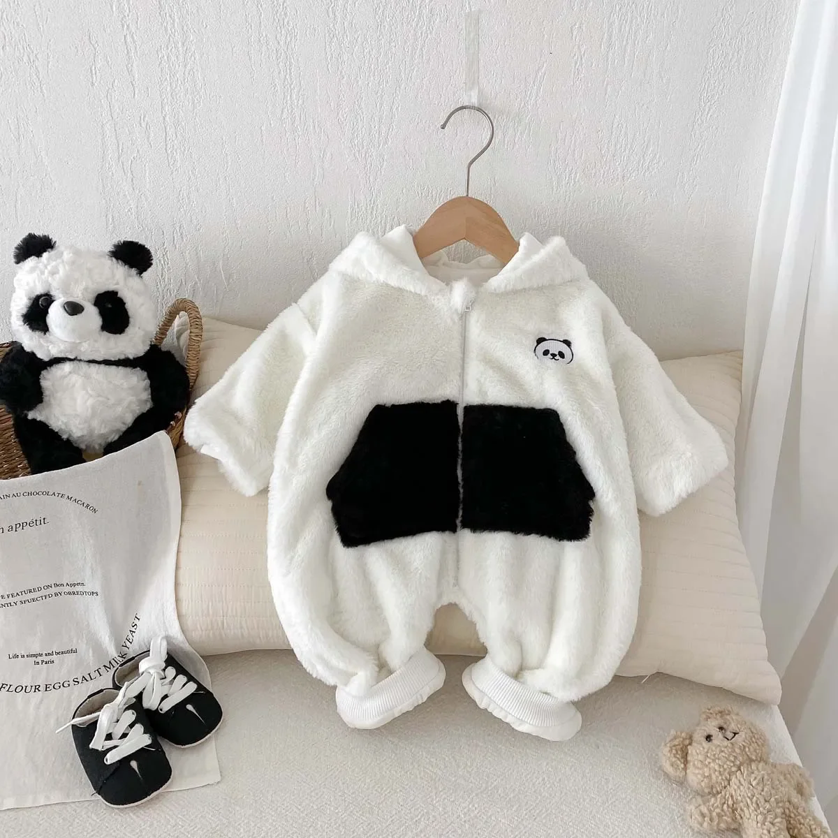 

2024 Winter New in Kids Newborn Thicken Warm Clothing , Infant Baby Hooded Berber Fleece Cartoon Panda Jumpsuits - Zipper Romper