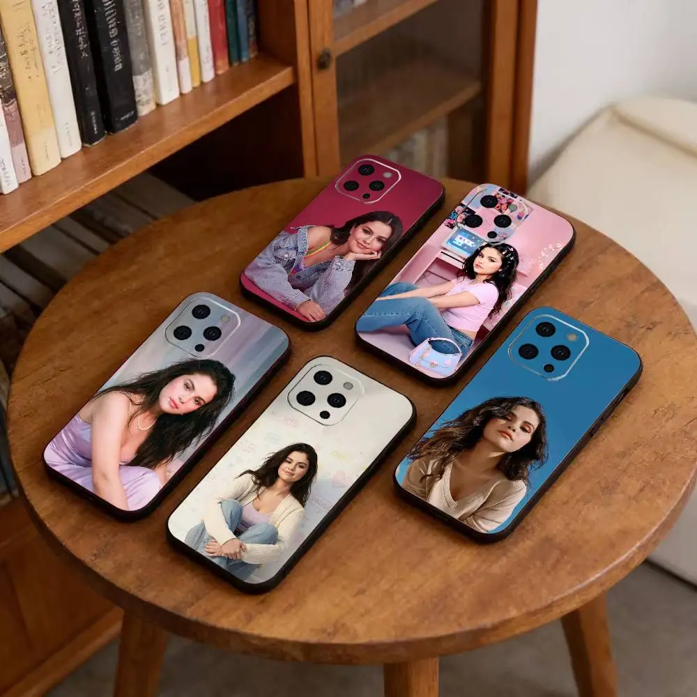 

Yinuoda Selena Gomez Phone Case For iPhone 17,16,15,14,13,12,11 Plus,Pro Max,XS,Soft Silicone Black Cover
