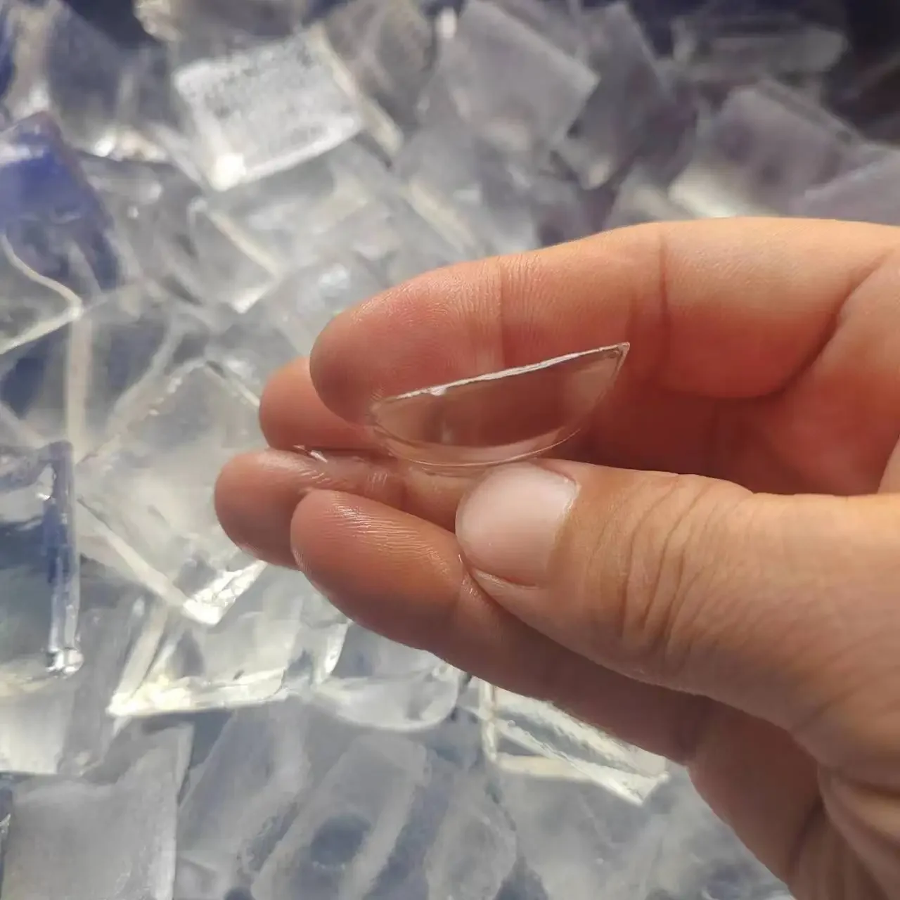 ICY-200 Wholesale Ice Making Machine Factory Price Customized Automatic Crystal Moon-shaped Ice Machine For Beverage Or Coffee