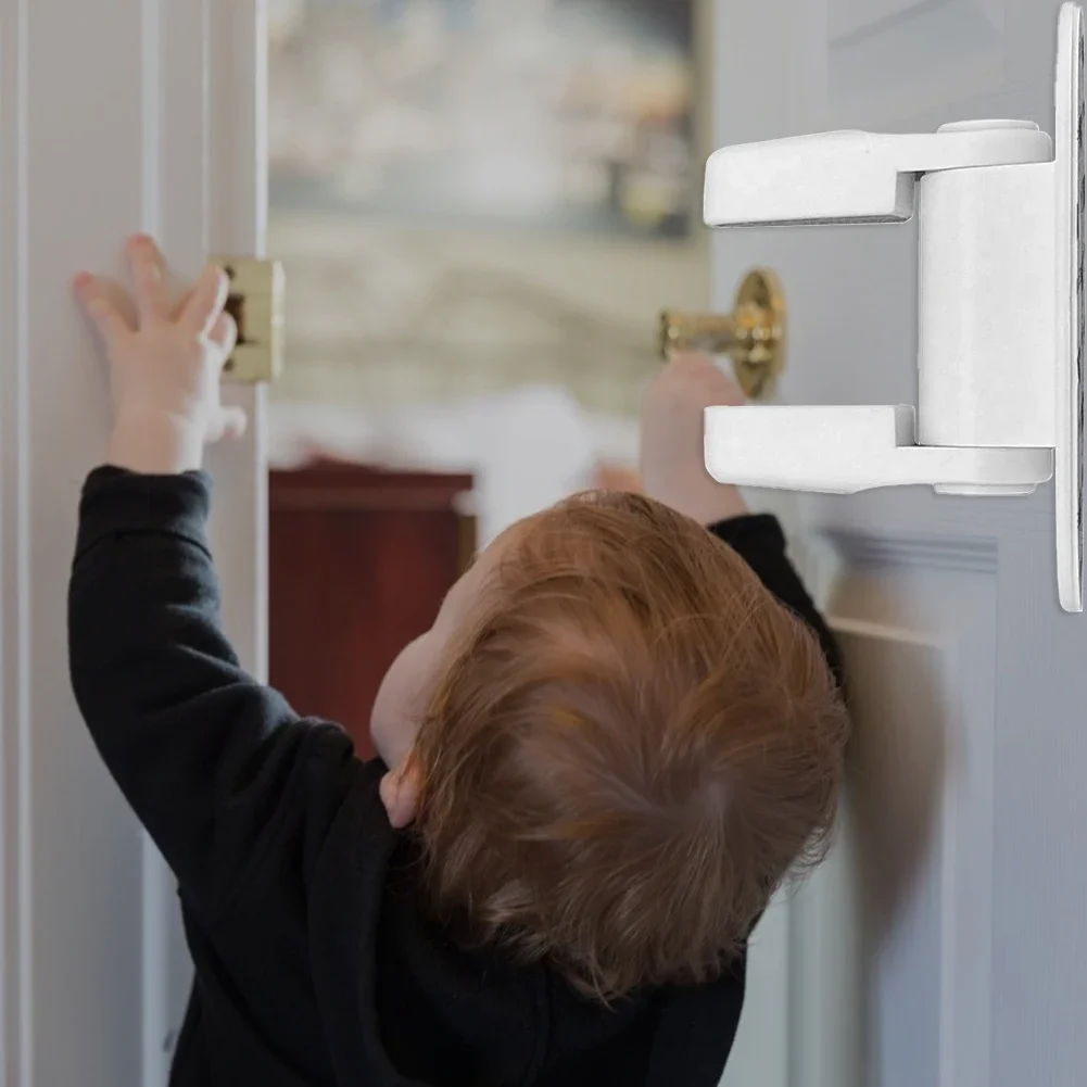 1pc Serratura di sicurezza per bambini Serratura a leva per porta Sicurezza Porte a prova di bambino Maniglia a leva adesiva Serrature per armadietti per la sicurezza del bambino