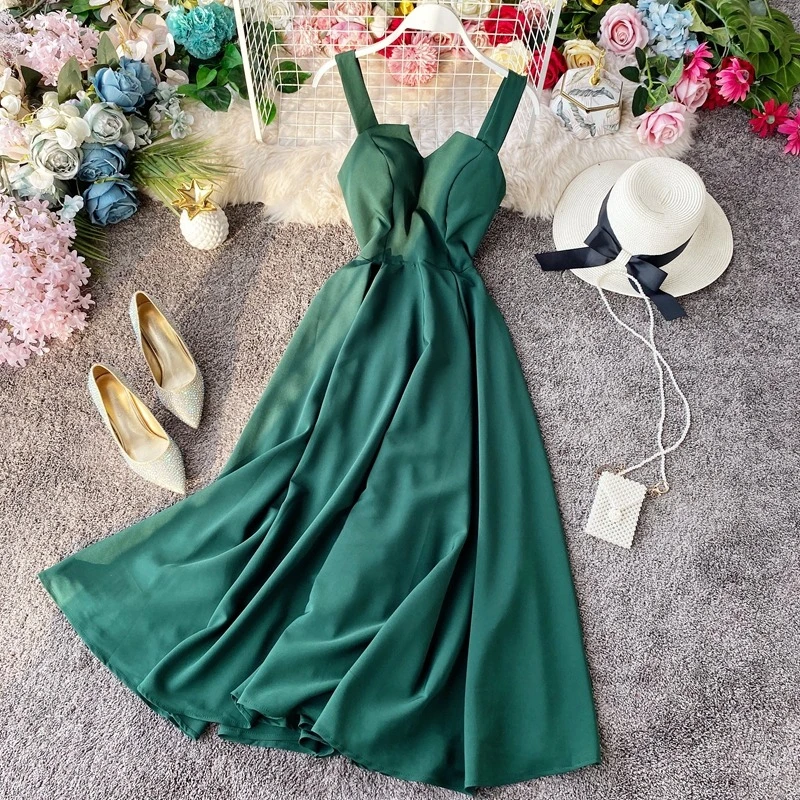 

2025 Summer Sexy Backless Retro Camisole Dress Waist Cinched Slim Seaside Goddess Style Dress
