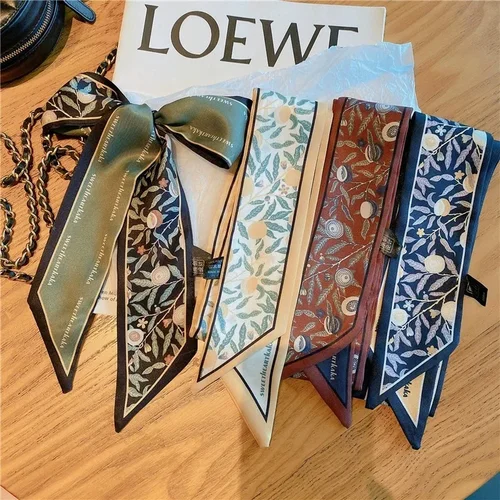 Imagen 2 del producto Nueva bufanda de seda para mujer, bolso largo versátil con lazo y cinta para el pelo, bufanda de moda con pequeña fragancia, serpentina de flores