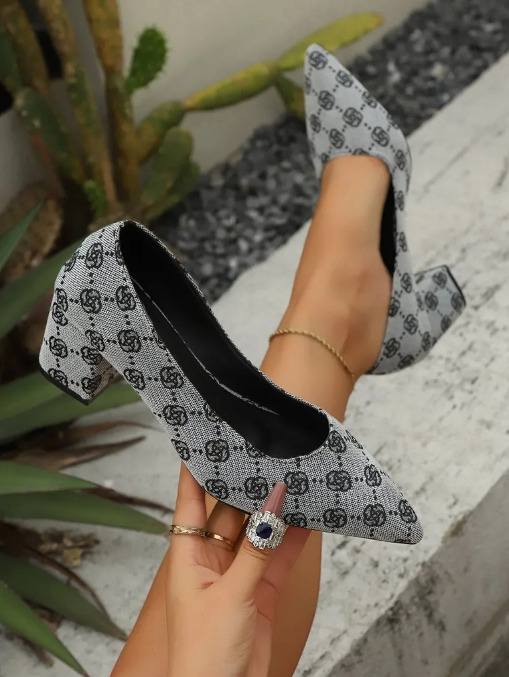 2026 Modische Blumenmuster Spitze Damen High Heels Frühling Herbst Neuer Einfacher Stil Quadratischer Absatz Komfortable Einzelschuhe – Detail 6