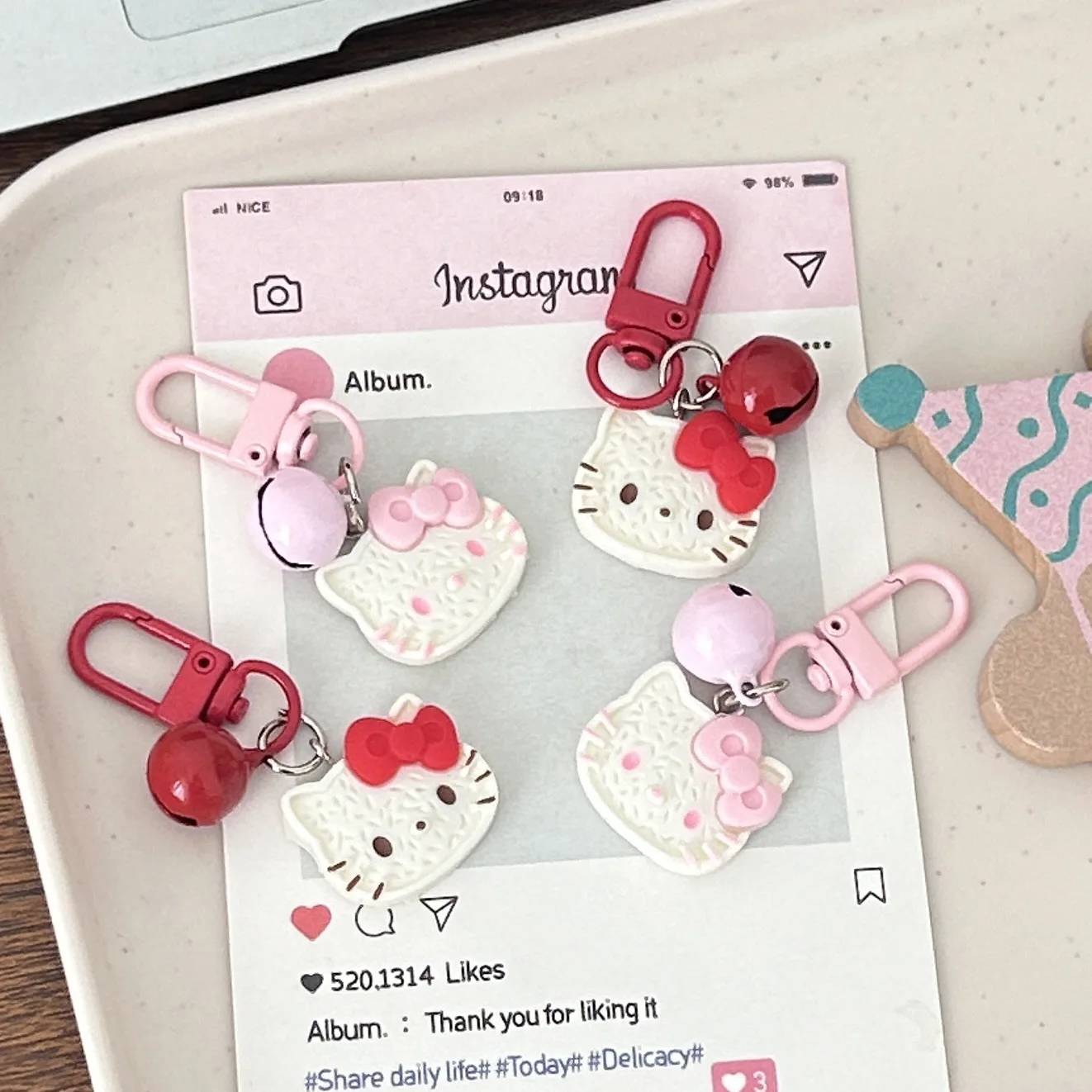 

Брелок-подвеска Hello Kitty с милым мультяшным дизайном, со стразами, в виде кошки КТ, с блестящими стразами, для студенческой сумки, для подруги, декоративное украшение, игрушка, подарок