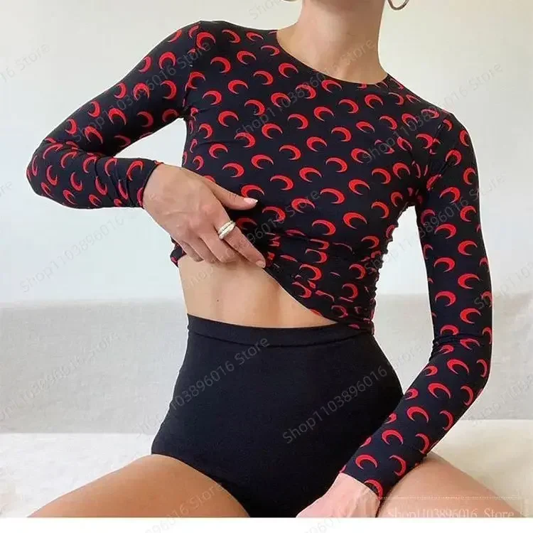 Moon Printed Tshirt Graphic Top for Women Stretchy Slim Korean Fall Spring Long Sleeve Tees Y2k Grunge T-Shirt Clothes