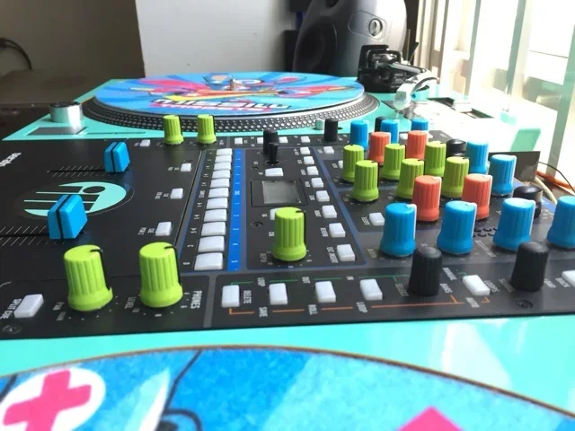 ¡En venta! 9 colores disponibles 54 Uds perilla de Control giratorio para Pioneer XDJ-RX R1 RZ AERO DJM-T1 S9 DIY DJ (9 colores disponibles) a