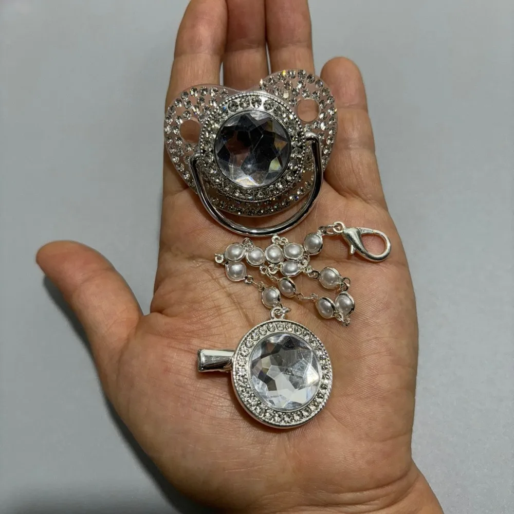 

Diamond-shaped baby pacifier false teeth holder baby nipple clamp shiny baby pacifier baby feeding toy maternal and infant