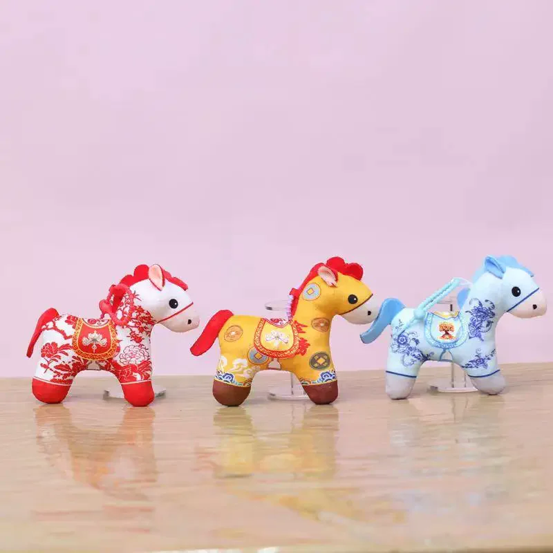 1 قطعة عروسة المهر الكرتون الديكور حقيبة أنيقة قلادة 2026 السنة الصينية الجديدة التميمة الحصان أفخم المفاتيح الهدايا #3