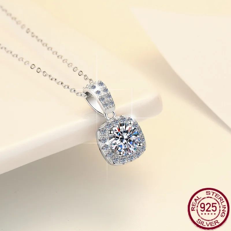 

New S925 sterling silver eight star eight arrow 1-carat square bag, D-color moissanite necklace, wedding jewelry
