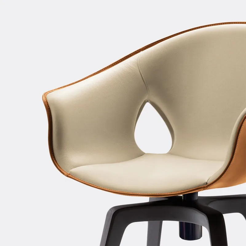 Современное легкое роскошное кожаное седло, высококачественное минималистское кресло для домашнего использования.