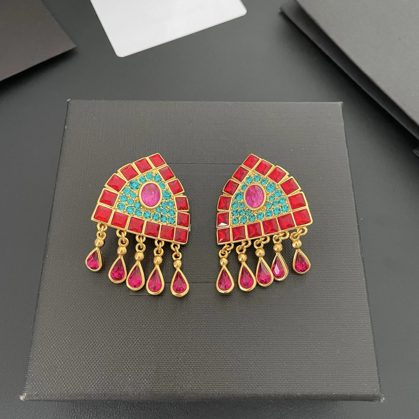 Vintage Colored Gemstone Luxury Earrings Ear Clip Women Europe America Designer Jewelry