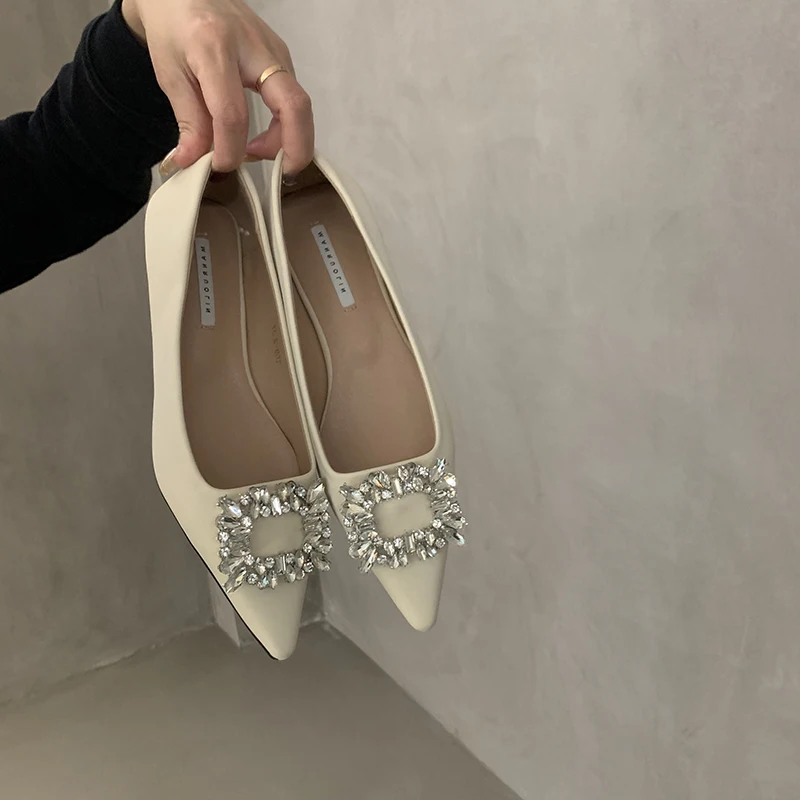 2025 Spring and Autumn New Fashion Rhinestone Pointed Flat Shoes with Skirts and Casual Women's Shoes view 4