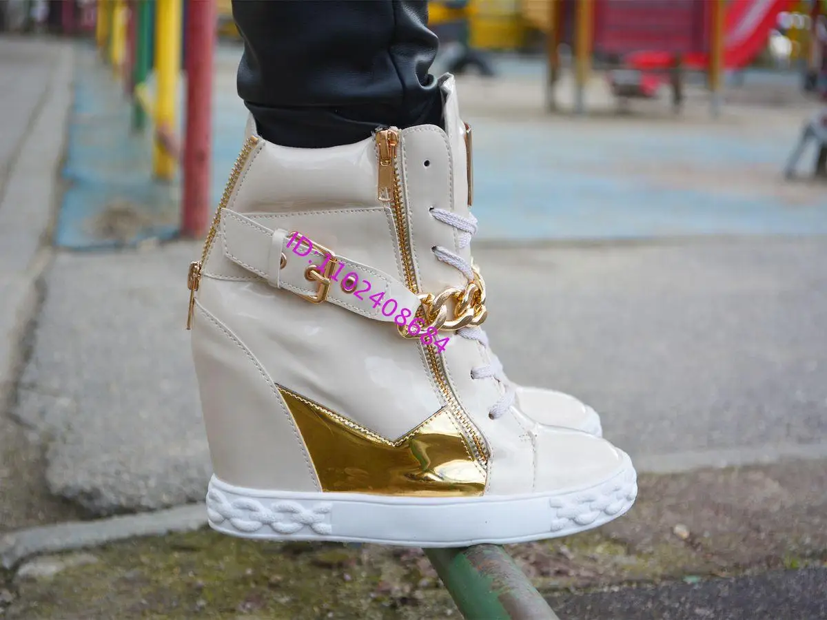 Designer Women Gold Chain High Wedge Ankle Buckle Boots Cool Lady Inner Wedge Heel Lace Up High Top Chain Belt Buckle Sneakers