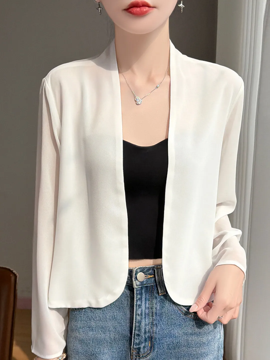 

Минималистичный стильный шелковый кардиган с длинными рукавами для женщин, тонкий, из жоржета, универсальный, для повседневной носки, с защитой от солнца, маленький костюм, высококачественный S...