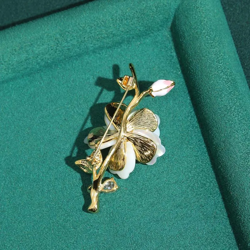 Vintage Freshwater Pearl Flower Shell Brooches For Woman Luxury Brand Art Deco Jewelry High Quality Gift Trending 2026 New